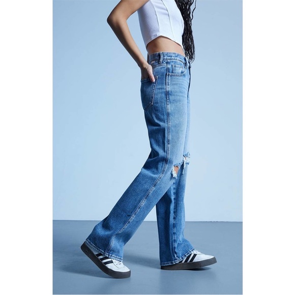 PacSun Medium Blue High Rise Ripped Baggy Jeans Women's 26 NWOT - Picture 2 of 6